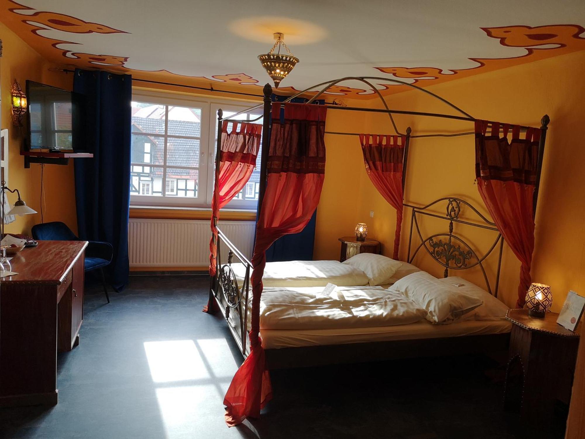 Hotel Goldflair Am Rathaus Korbach Buitenkant foto