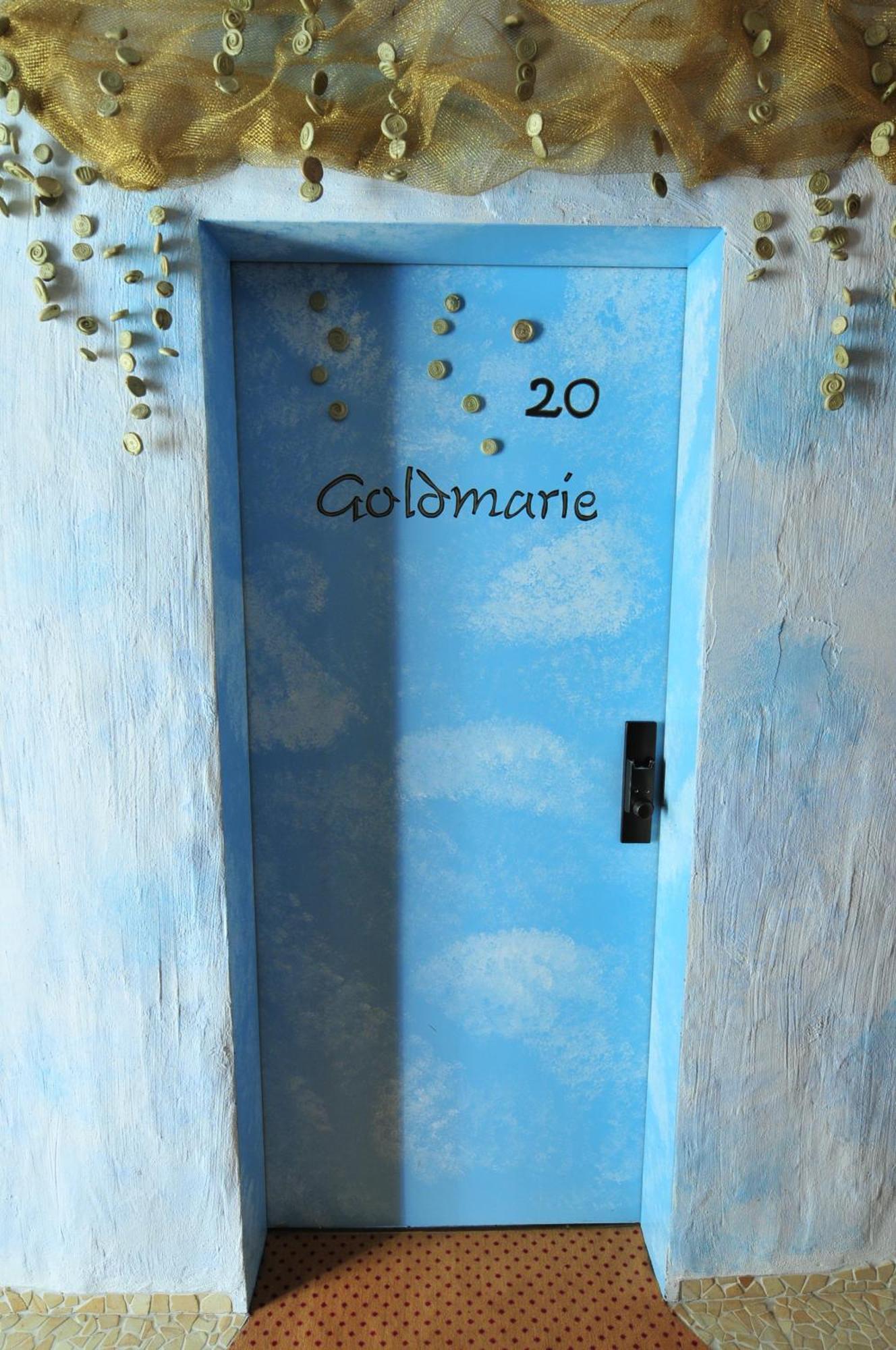 Hotel Goldflair Am Rathaus Korbach Buitenkant foto